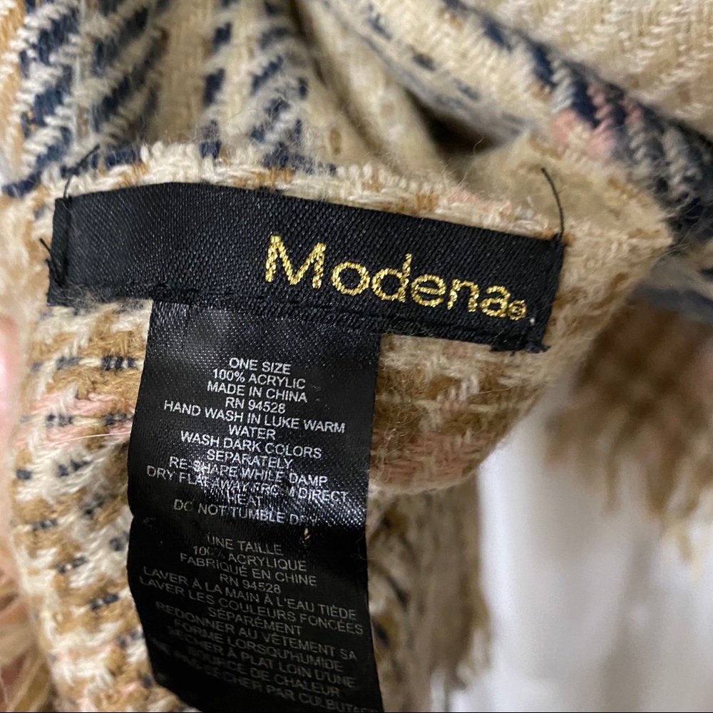 Modena Scarf - Picture 4 of 4